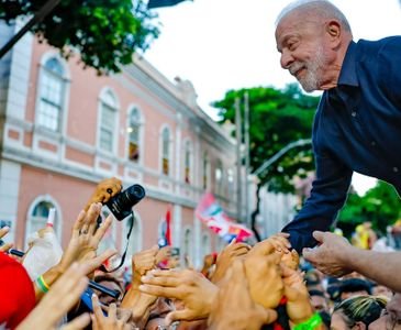 21.10.2026 - Presidente da República, Luiz Inácio Lula da Silva, durante Caminhada com Lula em Belo Horizonte, realizado na praça da estação, Belo Horizonte - MG.

Foto: Ricardo Stuckert