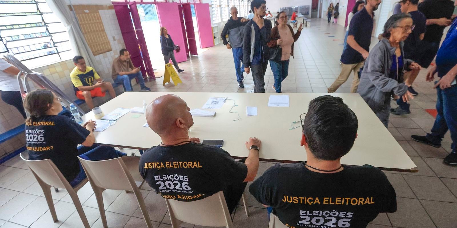 Apesar das fortes chuvas, eleições seguem tranquilas em São Paulo